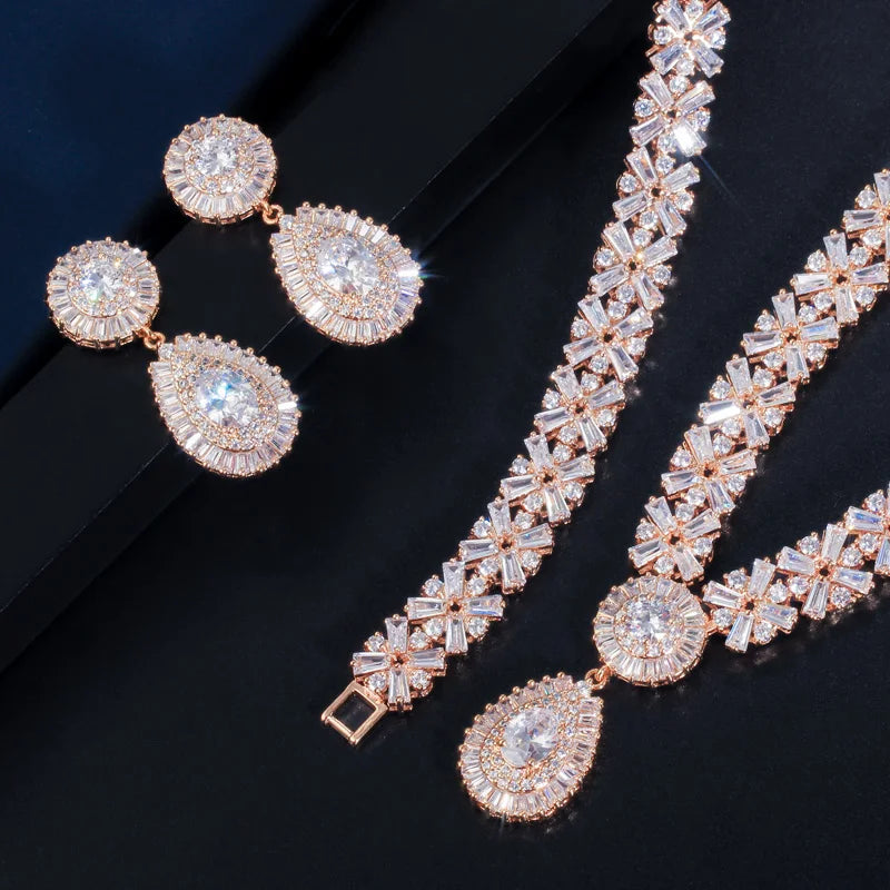 Flower-shaped jewellery set, crafted with dazzling white cubic zirconia