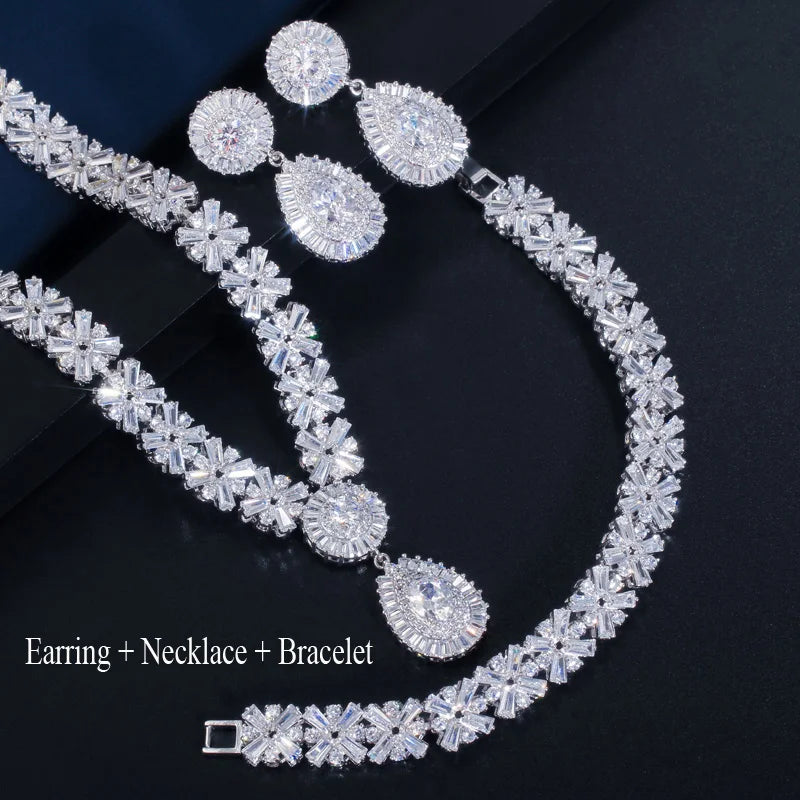 Flower-shaped jewellery set, crafted with dazzling white cubic zirconia